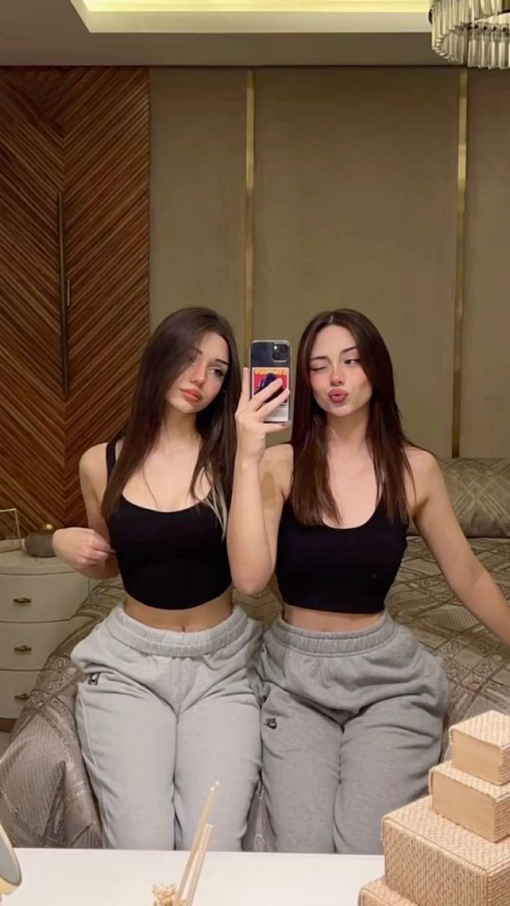 Ece ve Tuğçe 2 Arkadaş - Kıbrıs Escort Fotoğrafı