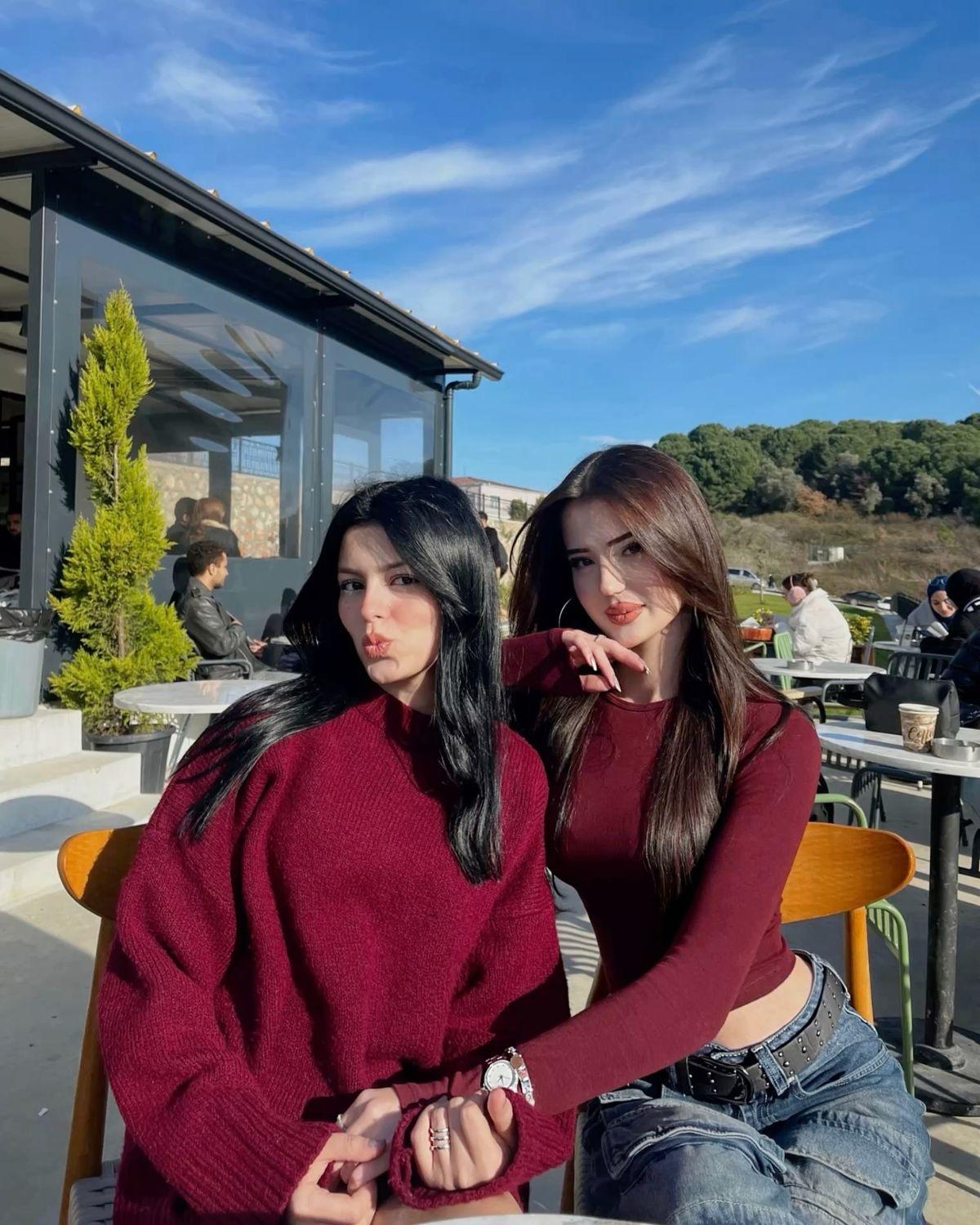 Ece ve Tuğçe 2 Arkadaş - Kıbrıs Escort Fotoğrafı